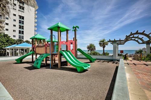 Ormond Beach Bungalow With Patio And Sun Room!