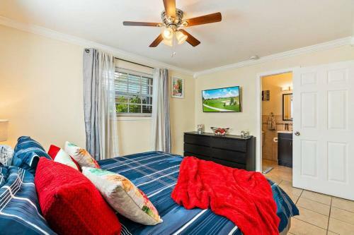 Private Heated Pool Villa - Near Beaches - Rapids Waterpark