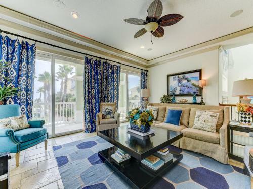 Dancing Dolphin, 6 Bedrooms, Sleeps 14, Cinnamon Beach, Private Pool