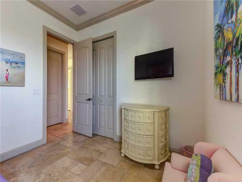 Dancing Dolphin, 6 Bedrooms, Sleeps 14, Cinnamon Beach, Private Pool