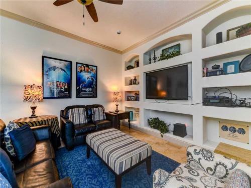 Dancing Dolphin, 6 Bedrooms, Sleeps 14, Cinnamon Beach, Private Pool