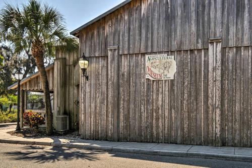 Breezy, Garden-level Home Less Than 2mi To Riverwalk!