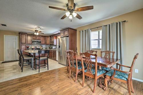 Pet-friendly Escape With Hot Tub 1 Mi To Beach