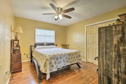 Pet-friendly Escape With Hot Tub 1 Mi To Beach