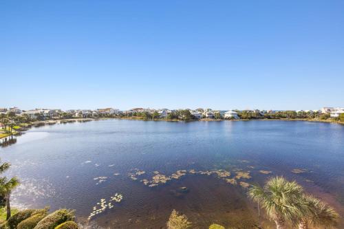 Carillon Beach Inn