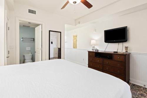 Carillon Beach Inn