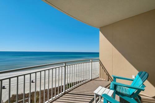 0406 1b/2 Bath With Bonus Room. Renovated April 2018!