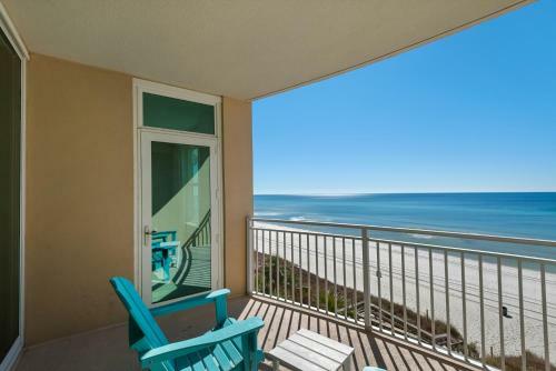 0406 1b/2 Bath With Bonus Room. Renovated April 2018!