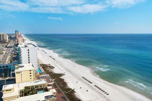 1901 - 3 Bedroom 3 Bath. Fully Renovated! Free Beach Chairs!