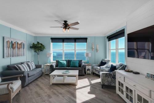 1901 - 3 Bedroom 3 Bath. Fully Renovated! Free Beach Chairs!