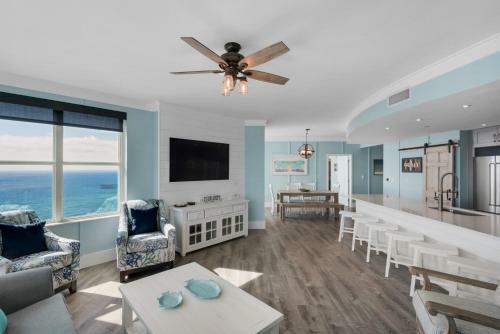 1901 - 3 Bedroom 3 Bath. Fully Renovated! Free Beach Chairs!