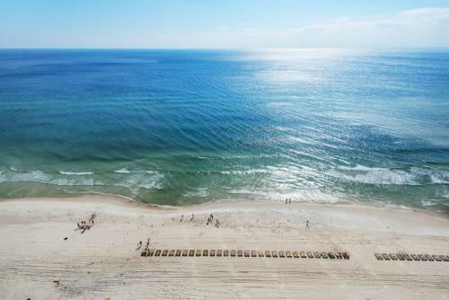 1901 - 3 Bedroom 3 Bath. Fully Renovated! Free Beach Chairs!