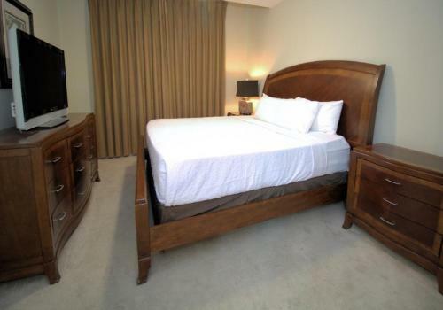 2305 - 2b/2 Bath With Bunks - Gulf Front Balcony - Living Room Faces The Gulf