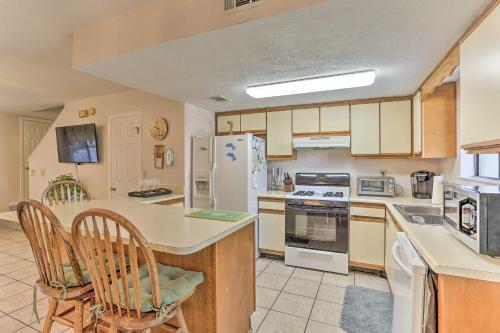 Resort Townhome W/patio - 0.3 Miles To Beach!