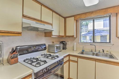 Resort Townhome W/patio - 0.3 Miles To Beach!