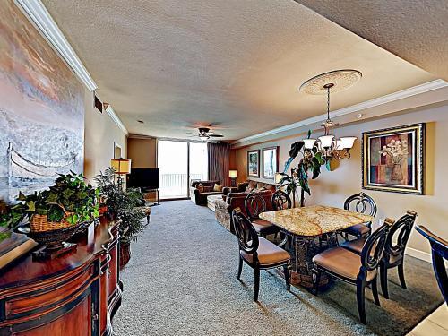 Apartamento New Listing! Gulf-front Condo With Epic Views, Pools Condo