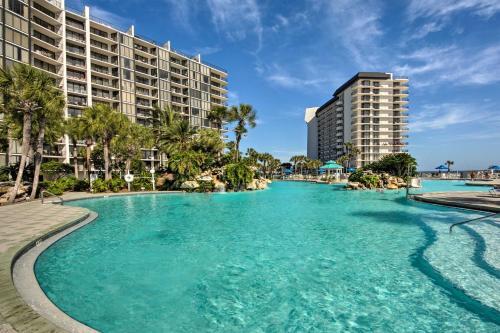 Apartamento Beachfront Condo With Pool Access And Views!
