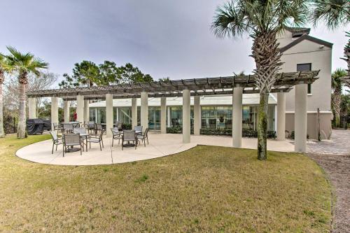 Apartamento Ornate Resort Condo With Pool Access, Water View