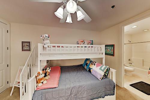 Apartamento Stunning All-suite Getaway With Pool, Private Beach Condo