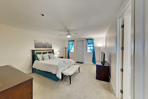 Apartamento Stunning All-suite Getaway With Pool, Private Beach Condo