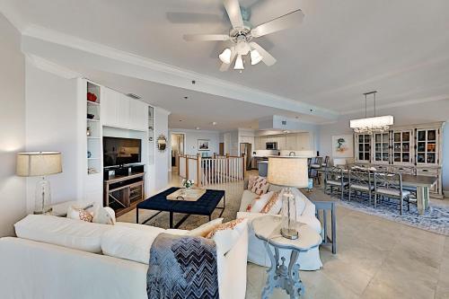 Apartamento Stunning All-suite Getaway With Pool, Private Beach Condo