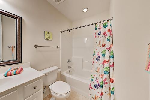 Apartamento Stunning All-suite Getaway With Pool, Private Beach Condo