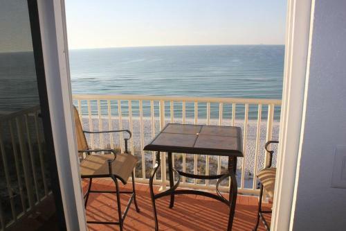 Newly Renovate Beachfront Beauty By Gulf Life