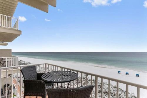 Newly Renovate Beachfront Beauty By Gulf Life