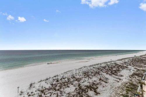 Newly Renovate Beachfront Beauty By Gulf Life