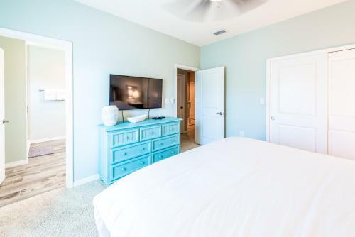 Anchors Up - Lost Key Golf & Beach Club