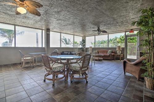 Apartamento Seaside Studio Escape With Direct Beach Access!