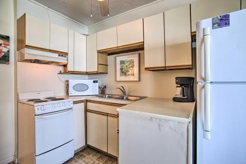 Apartamento Seaside Studio Escape With Direct Beach Access!