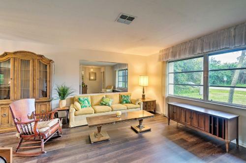 Port Charlotte Home With Screened Pool And Patio!