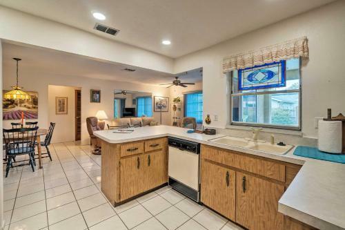 Port Charlotte Home With Screened Pool And Patio!