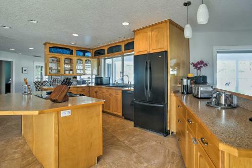 Riviera Beach Home With Private Pool-1 Min To Coast!