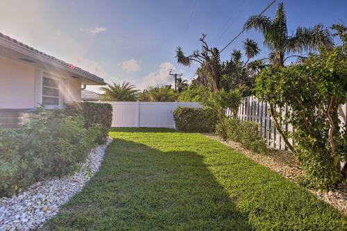 Riviera Beach Home With Private Pool-1 Min To Coast!