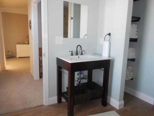 This 3 Bedroom, 2 Bath Home, Sleeps 6 Has Everything You Need For Your Vacation!