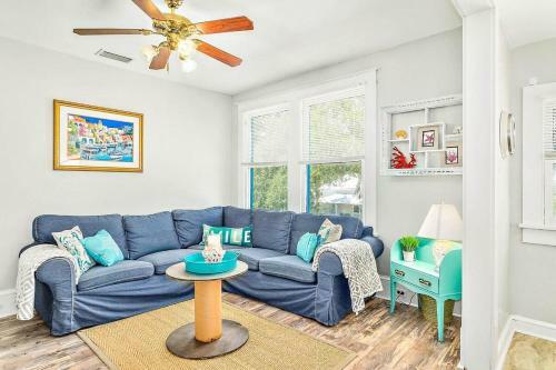 Charming Downtown Carriage Apartment