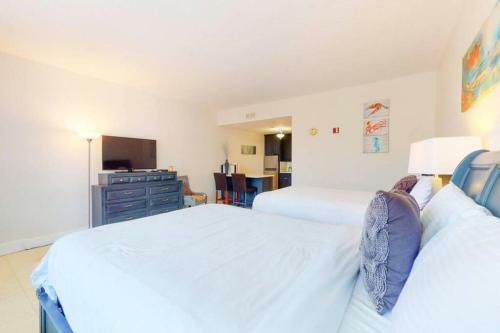 Apartamento Sea Breeze, Studio 510, Beach Steps Away!+pool+wifi