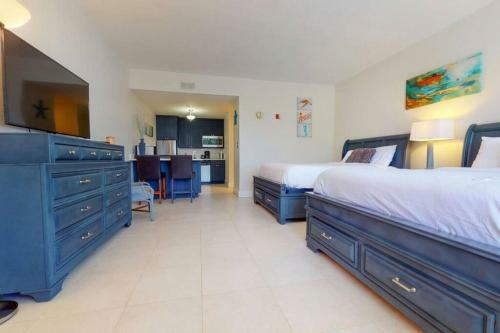 Apartamento Sea Breeze, Studio 510, Beach Steps Away!+pool+wifi