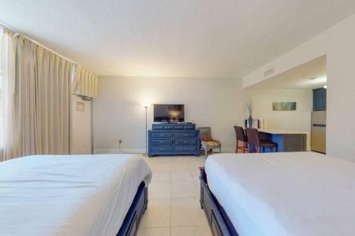 Apartamento Sea Breeze, Studio 510, Beach Steps Away!+pool+wifi