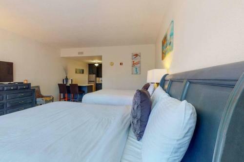 Apartamento Sea Breeze, Studio 510, Beach Steps Away!+pool+wifi