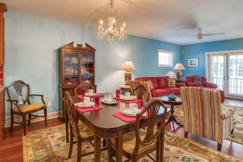 St. George Street Apartment