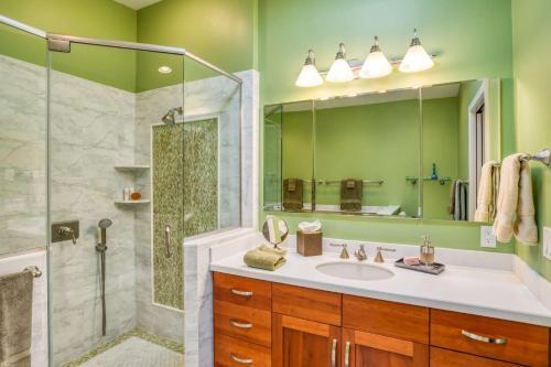 St. George Street Apartment