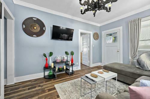Apartamento Casa Bella- Chic, Retro Apt- Steps To Historic District!