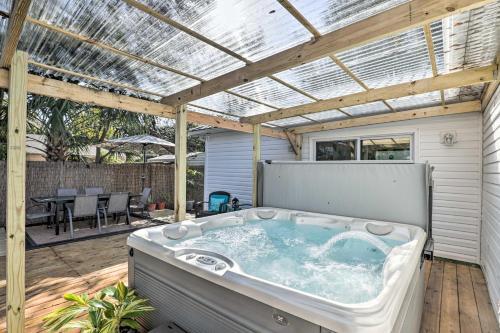St Augustine Home With Hot Tub, 6 Mi To Beaches