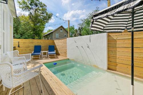 Haven Tiny House - Pool, Walk To Downtown