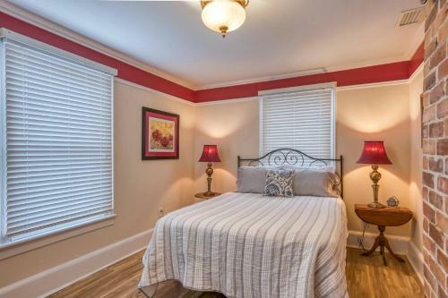 Orange Street Apartment