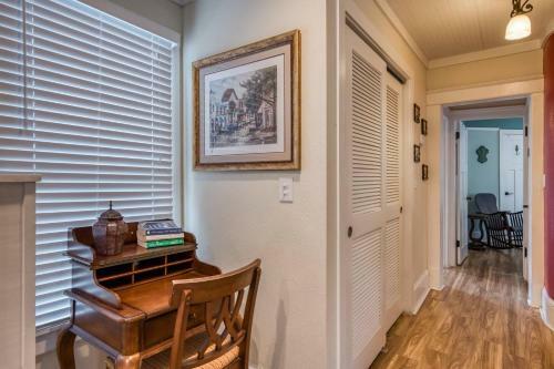Orange Street Apartment