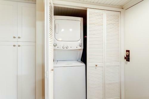 Ocean House 308: Terrace By The Sea